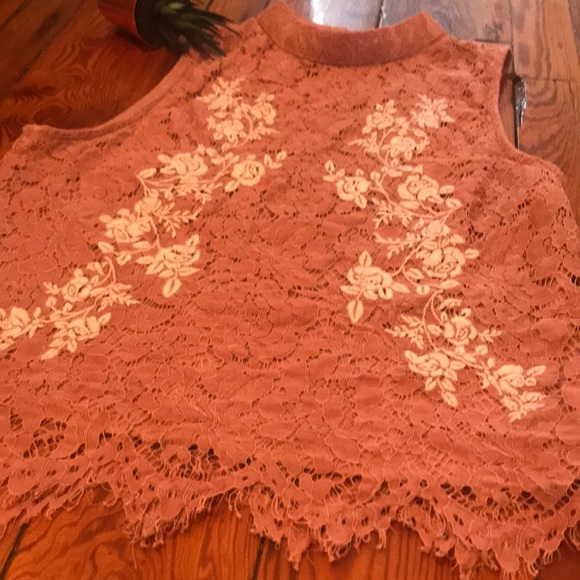 Miss Chievous Lace Top - Picture 2 of 6